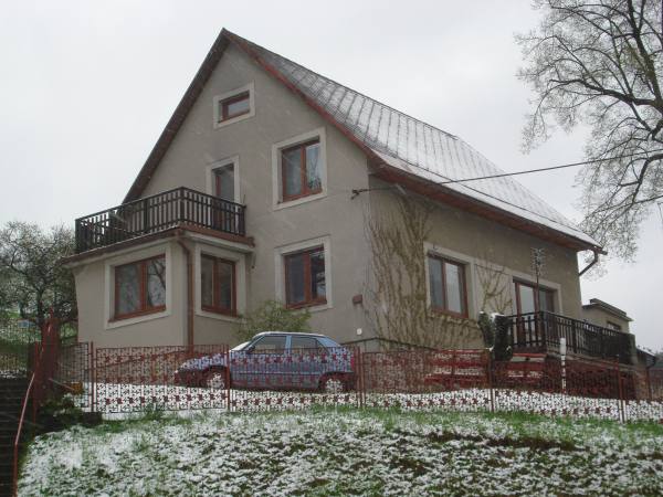 Rodinný dům s okny